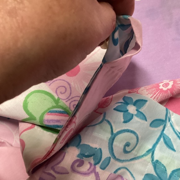 Westpoint Home Queen size reversible sheet set with matching reversible valances - Picture 4 of 10